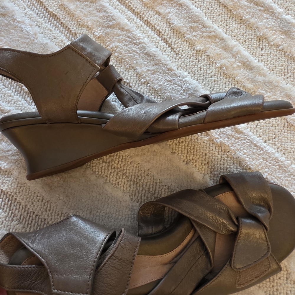 BeautiFeel Brown Wedge Shoes with Comfort and Style